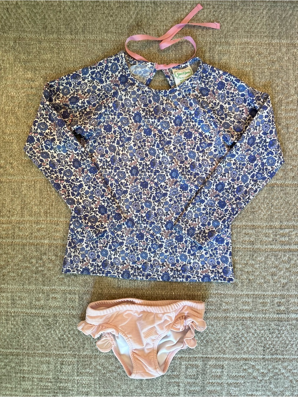 EUC Grace & James floral Rashguard set size 6